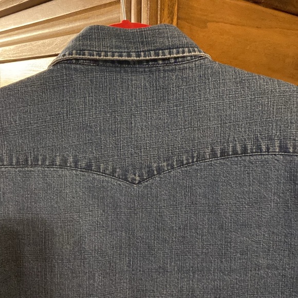 Coldwater Creek, 2X, denim shirt with pearl snaps. - Picture 3 of 6